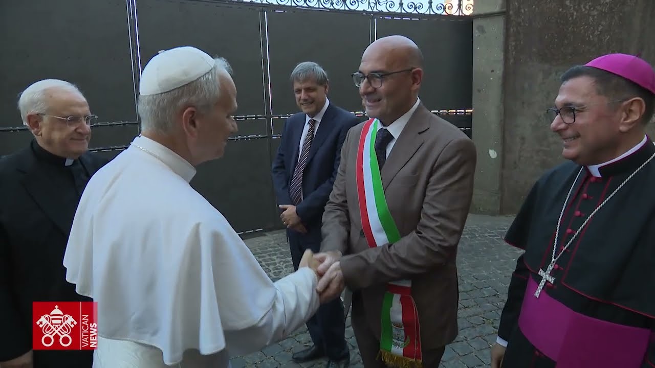 El Papa León XIV llegó a Castel Gandolfo