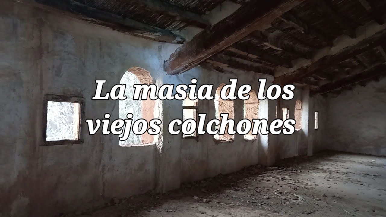 Gran masia en medio del bosque.