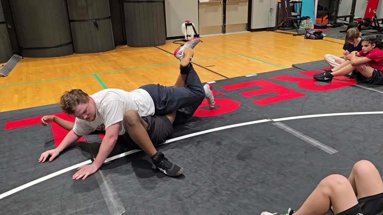 Chain wrestling 1