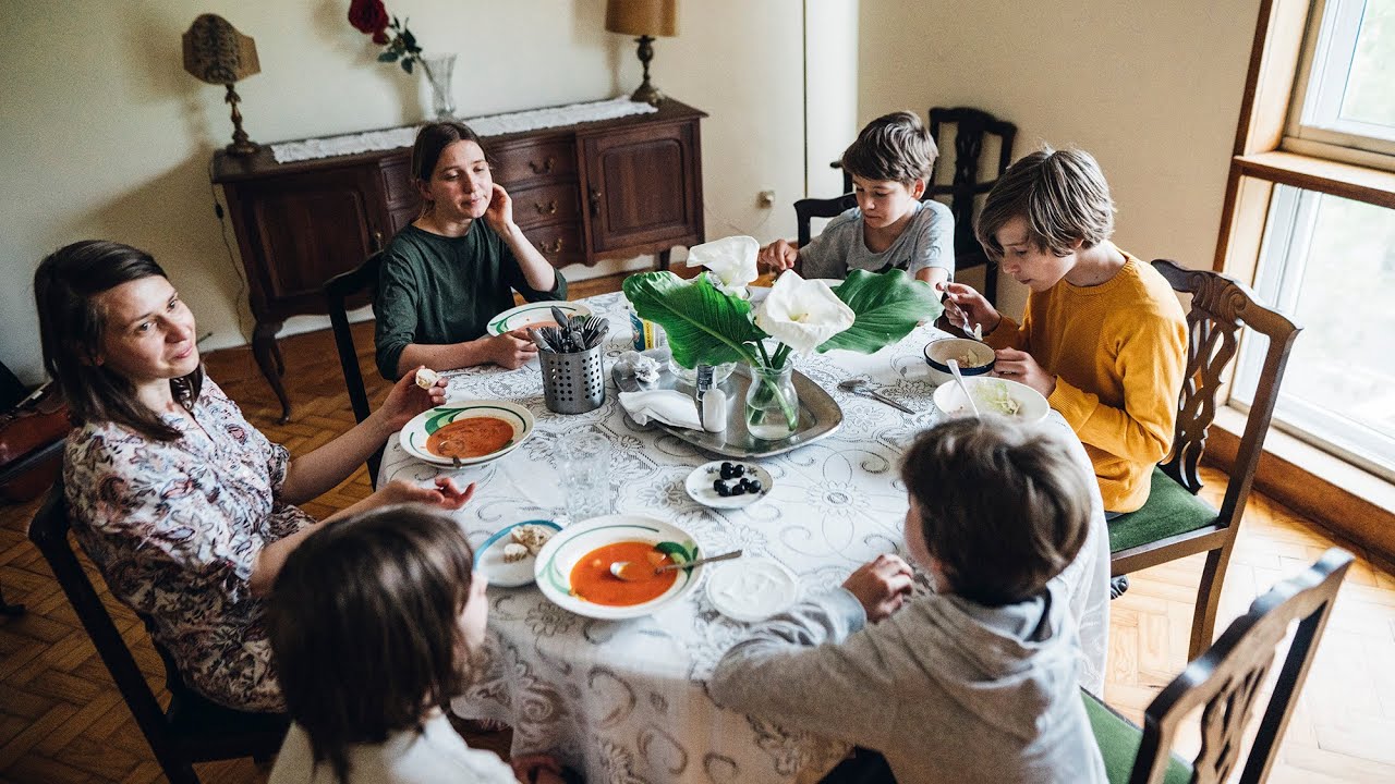 Uns sonham regressar, outros querem ficar. As histórias de três famílias ucranianas em Portugal