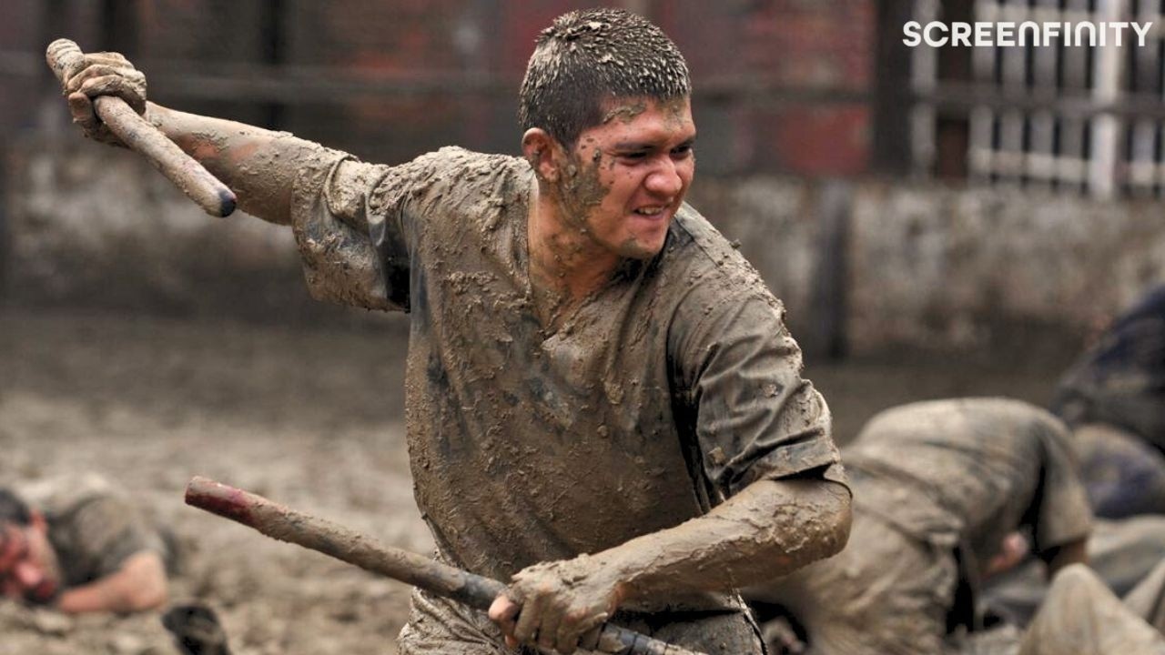 Rama Fights Off Inmates in Epic Mass Brawl | The Raid 2 (2014) | Screenfinity