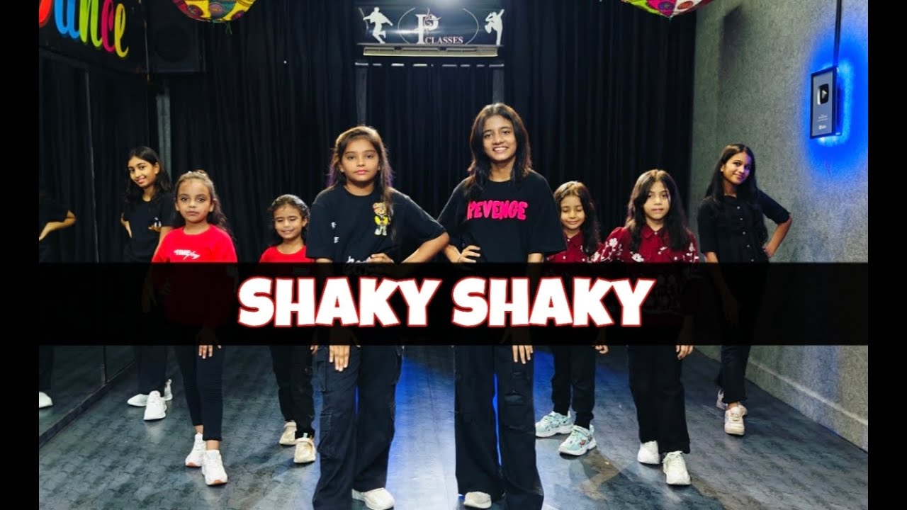Shaky Shaky//Dance Video//Sanju Rathod ft isha malviya //new marathi song 2025
