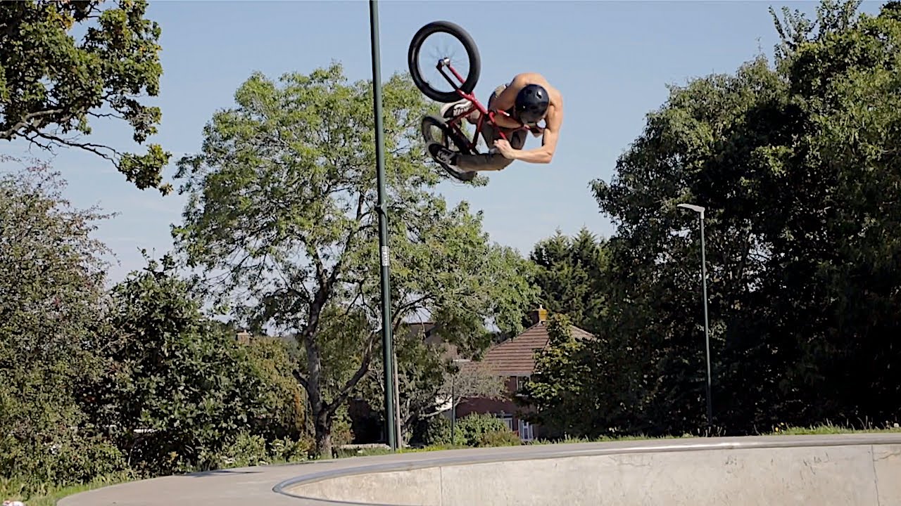 Going UPSIDE DOWN at the BEST skatepark!