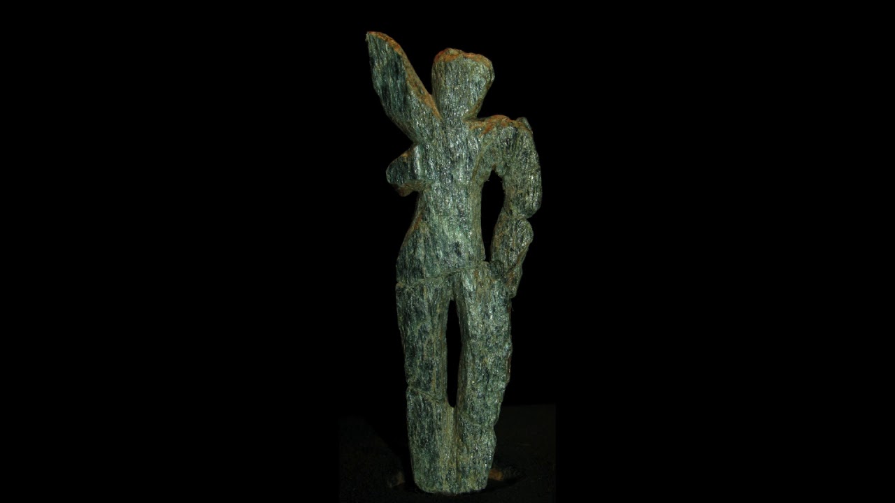 The Galgenberg Venus - One of the oldest figurine of a woman ever found, created 30,000 years ago