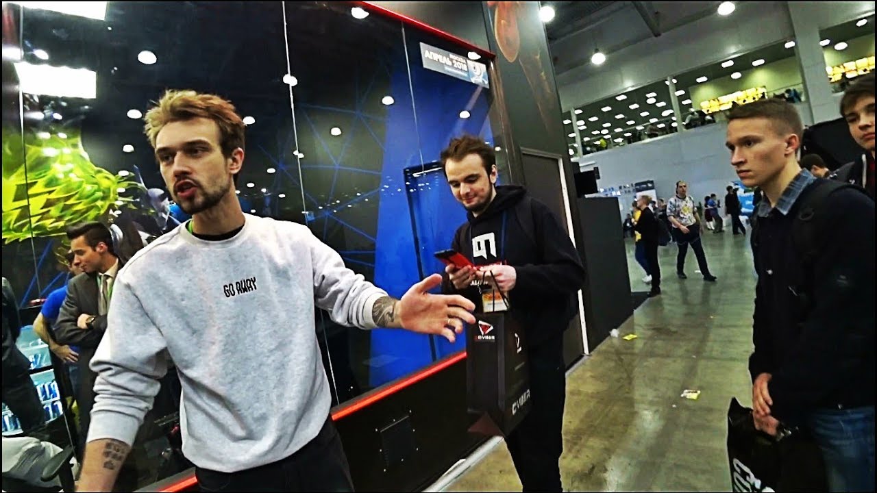 Встретил Максима SNAILKICK Киселёва на ИгроМир  Comic Con Russia 2017