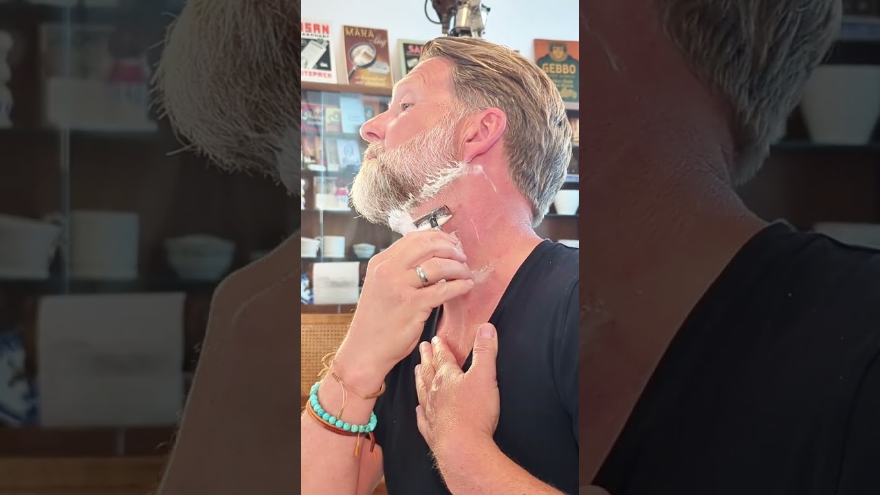 Safety Razor Shaving | M&Uuml;HLE #razor #latheringsoap #rasierer #barber