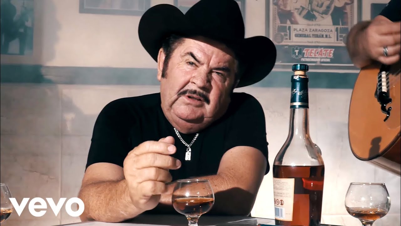 Eliseo Robles - Te Miro En Mi Copa (Video Oficial)