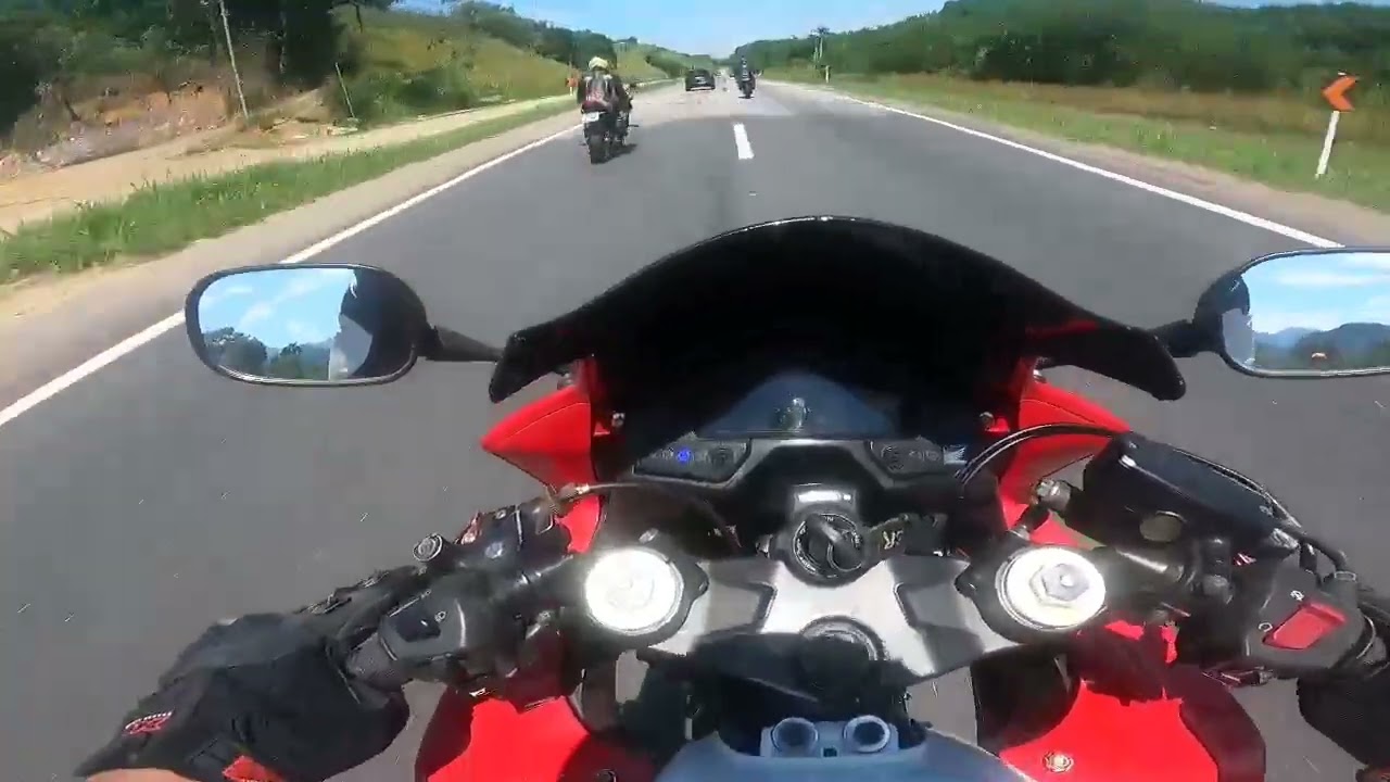 CBR600F Pegando o traçado da Yamaha R3 #potenza