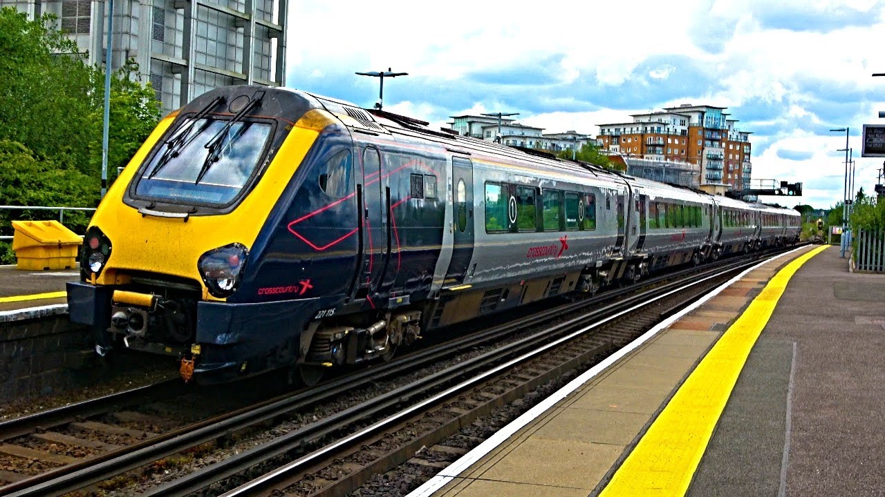 Trains at Basingstoke Station - 16/06/24