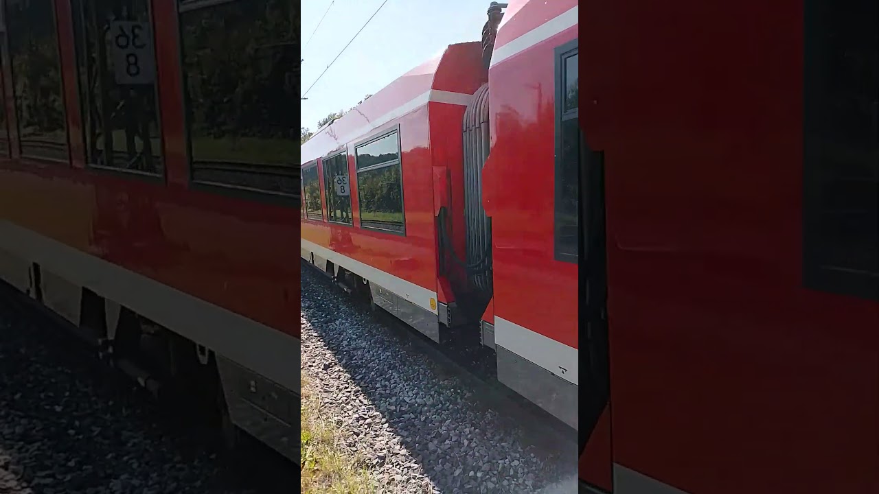 Einfahrt vom S-Bahn Ersatzzug Baureihe 622 in Hartmannshof