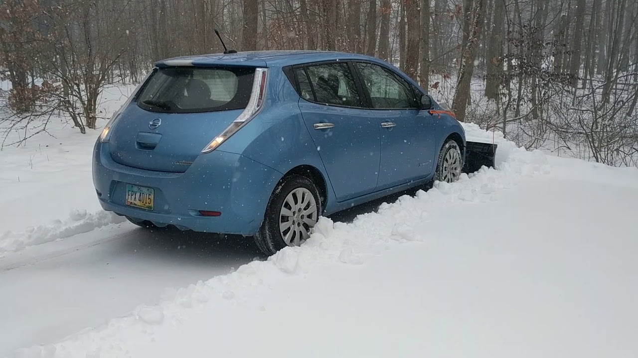 Nordic auto plow review with Nissan LEAF. EV plowing!