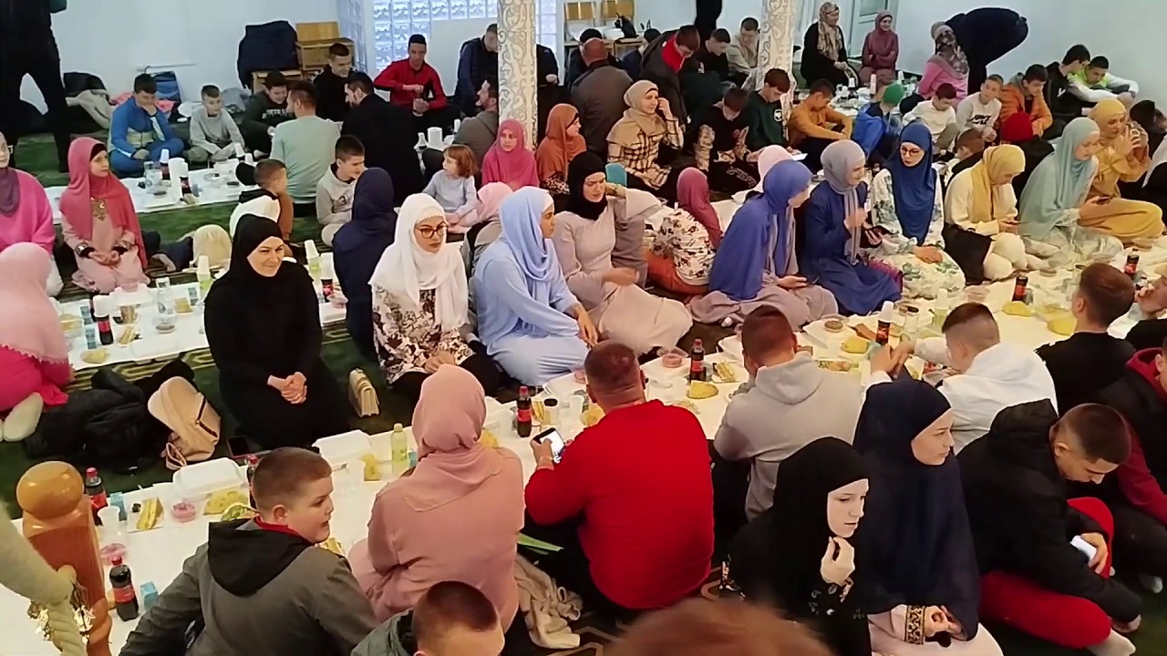 Ramadan Iftar in Bosnia - افطار جماعي في البوسنيا