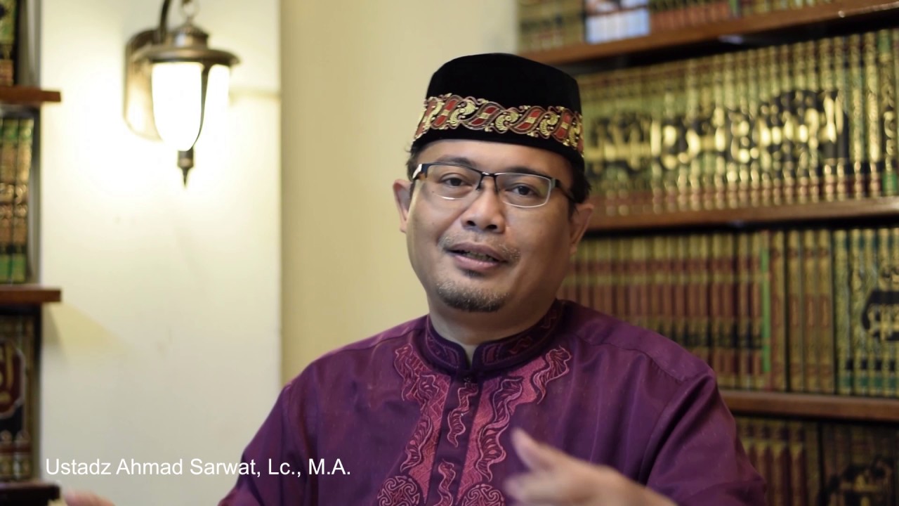 gerakan berputar imam setelah shalat (Ustadz Ahmad Sarwat, Lc., M.A.)