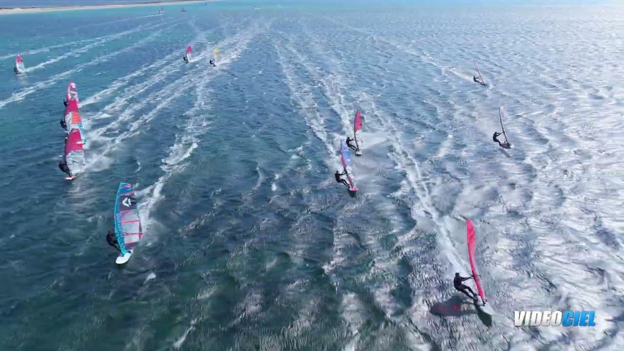 L'&eacute;quipe de France de windsurf &agrave; l'entrainement &agrave; l'Almanarre