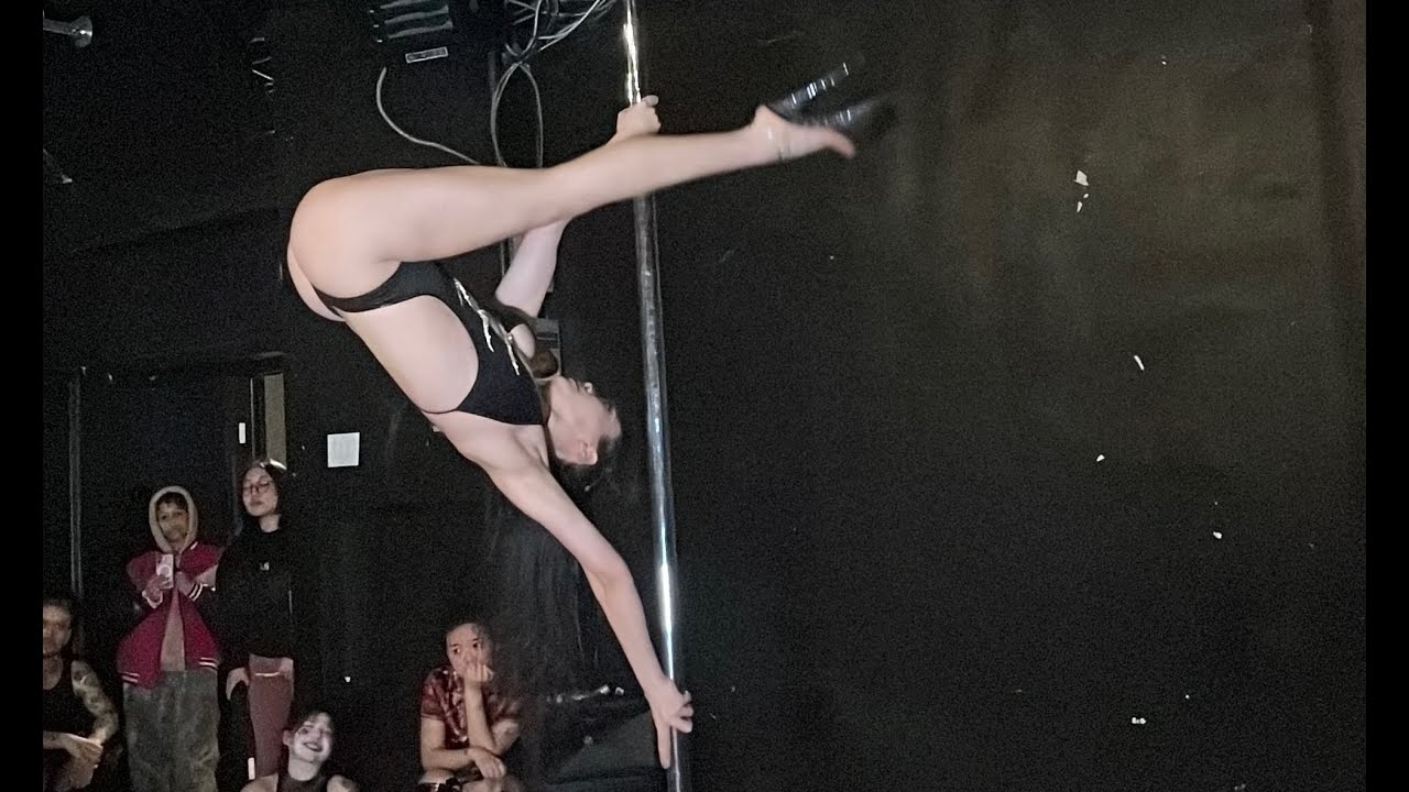 Yola - Pole Dance Performance - 妖夜行