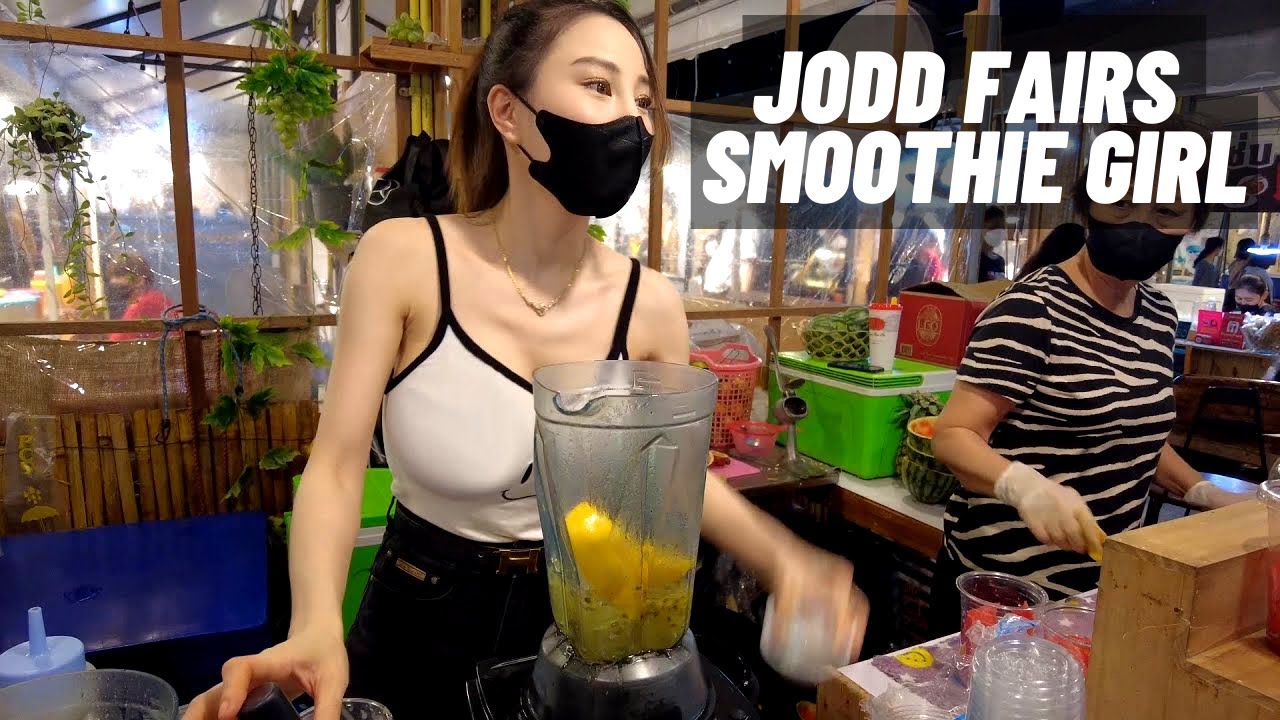 JODD FAIRS BANGKOK BIGGEST Night Market Watermelon Smoothie Lady Street Food Mango Sticky 曼谷美食之旅 泰国