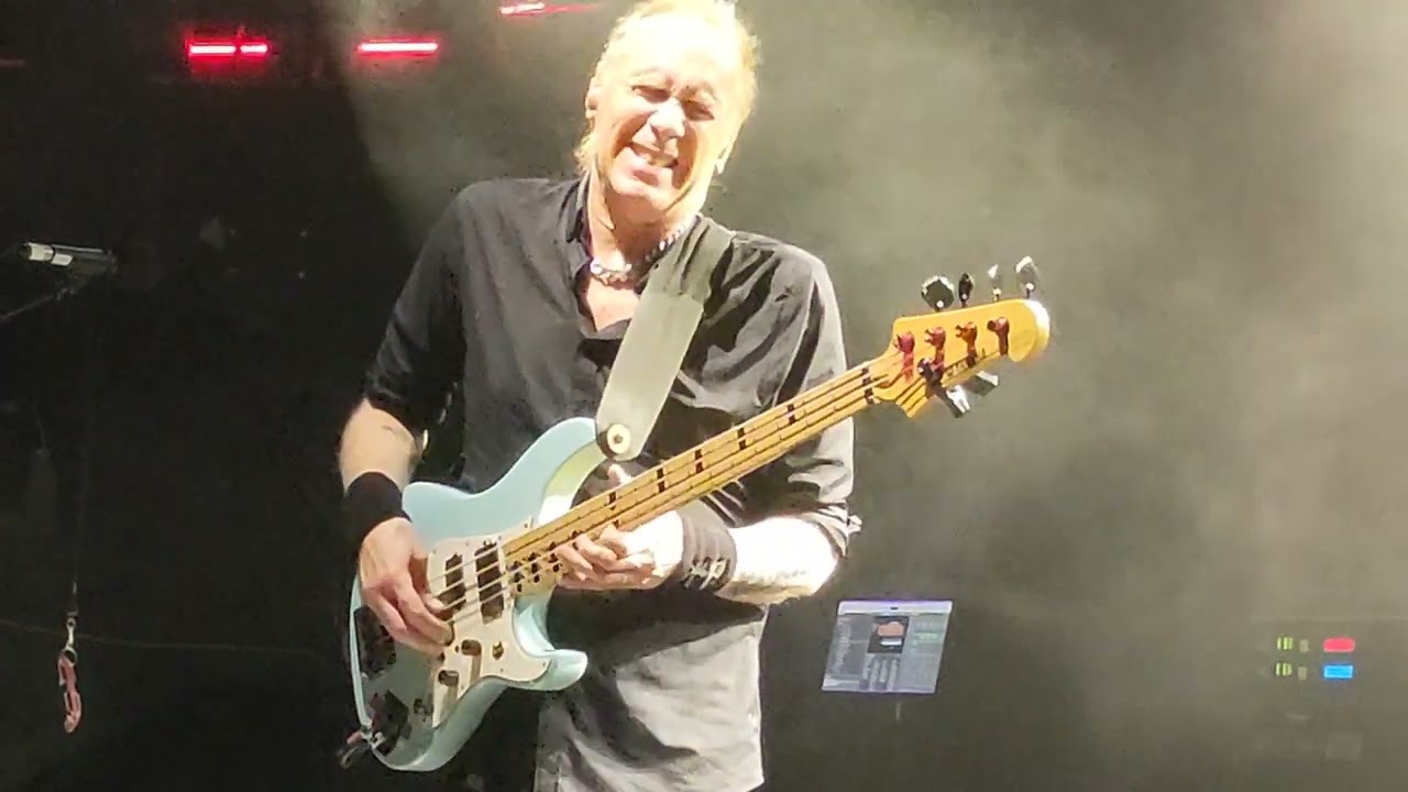Mr Big Live Dublin 17 July 2024 - Colorado Bulldog & Billy Sheehan solo with Danny Boy