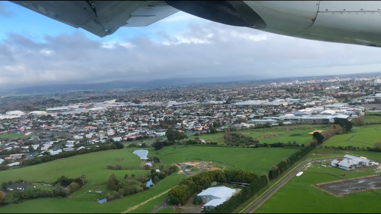 Air New Zealand | ATR 72 | Approach and landing through the clouds into Palmerston North!