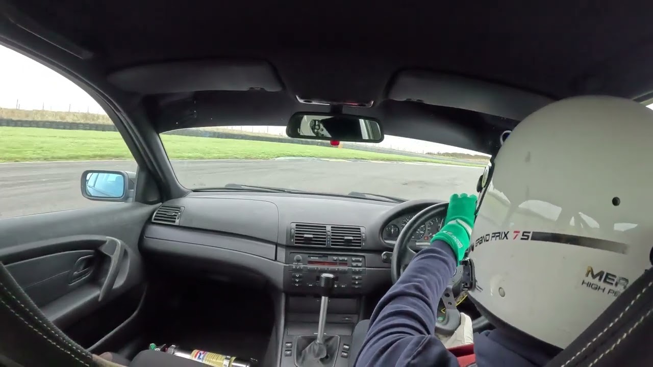 Anglesey GP Circuit BMW 325ti Compact