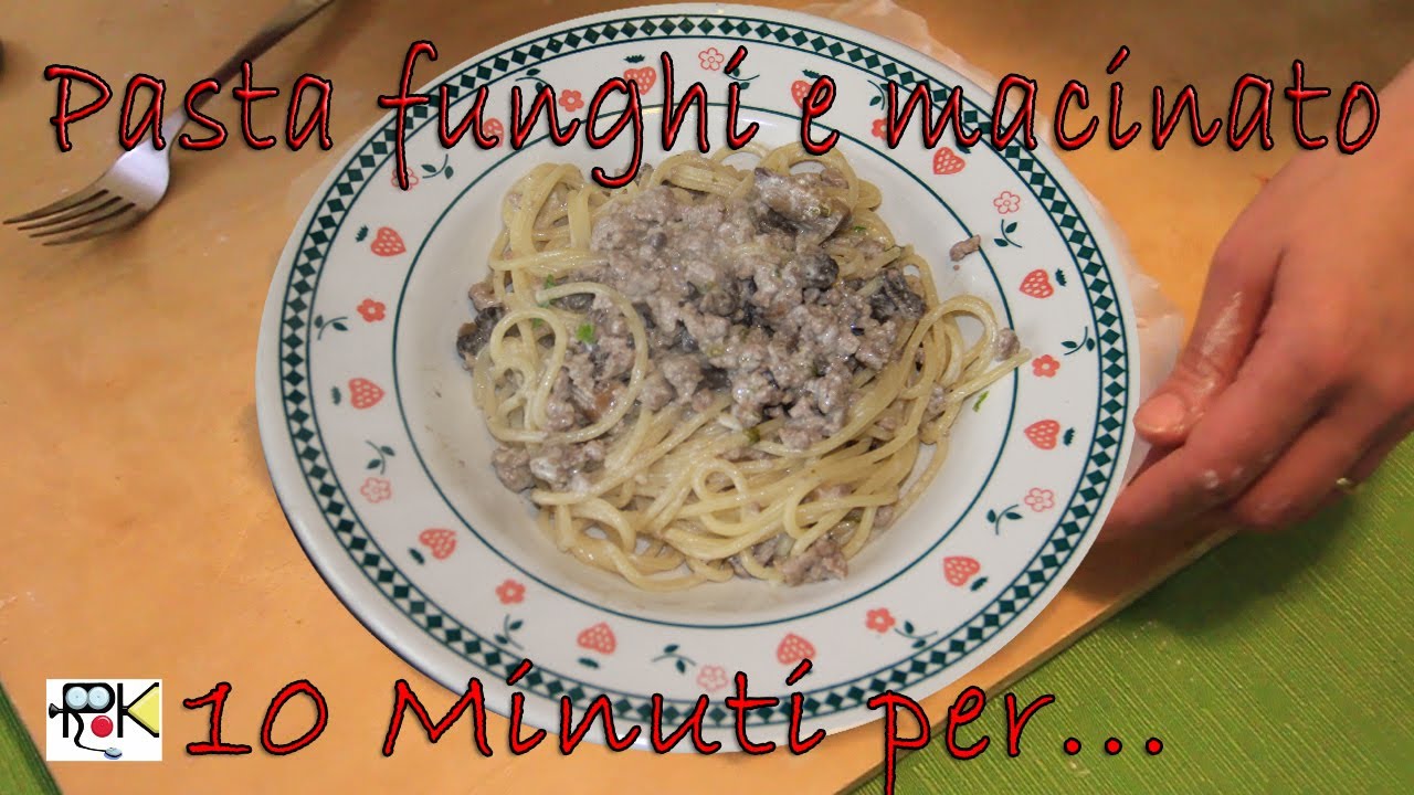 10 minuti per... Cucinare pasta con funghi e macinato di carne.