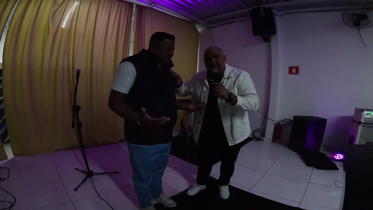 Cantor Vaguinho / faz uma linda homenagem ao Nosso Bispo Tiago Serafim .