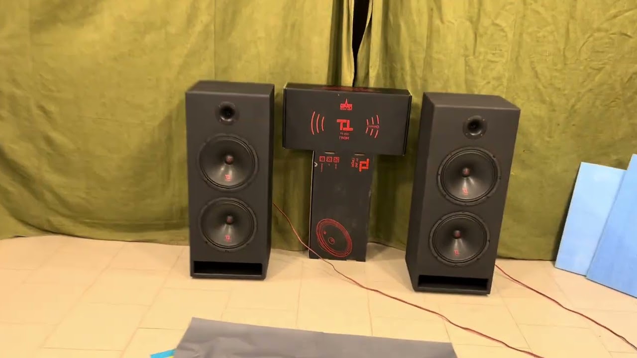 Самодельные колонки на компонентах Урал тт гром 250. Громко и довольно басисто 