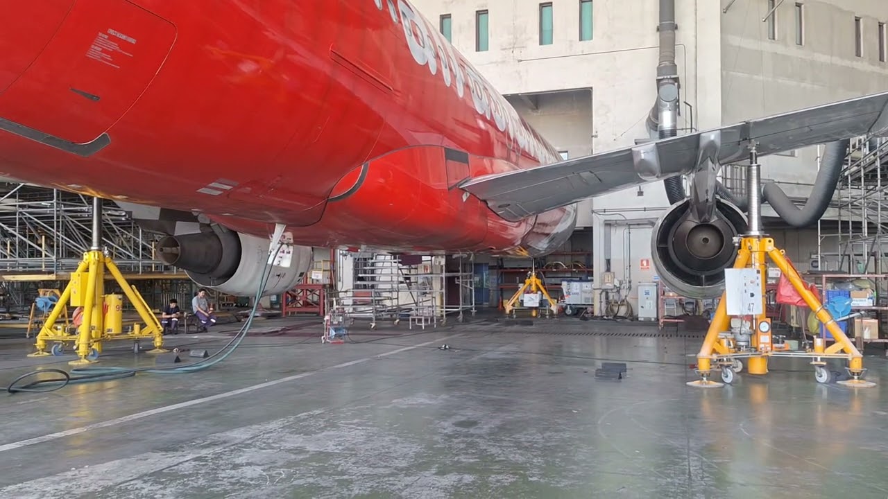 Swing gear at twin hangar TG