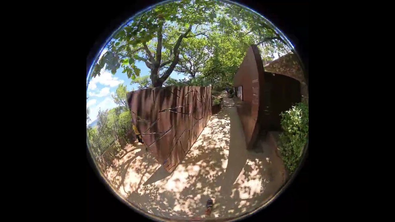 Entry experience to the nature area shot by Insta 360, Provençal canyon France in Europe (7/26/2025)