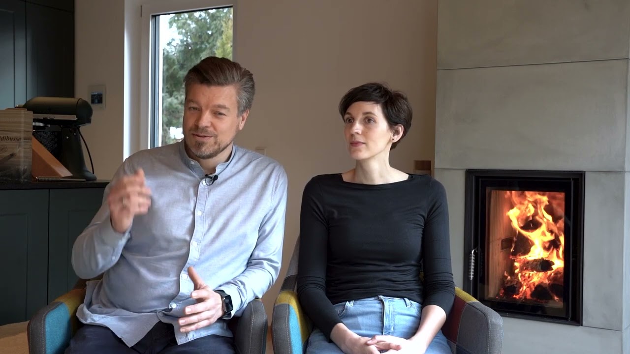 Die Brunner PV-Ofenheizung als innovatives Heizsystem - HEIZEN MIT SONNE, STROM UND HOLZ.