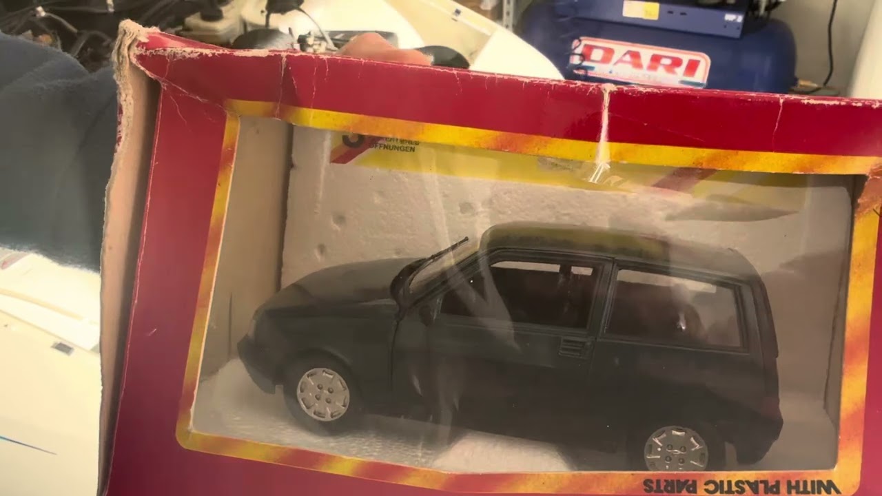 RARISSIMA / la Porsche 924 Martini, all’asta. Esemplare migliore, in assoluto. 