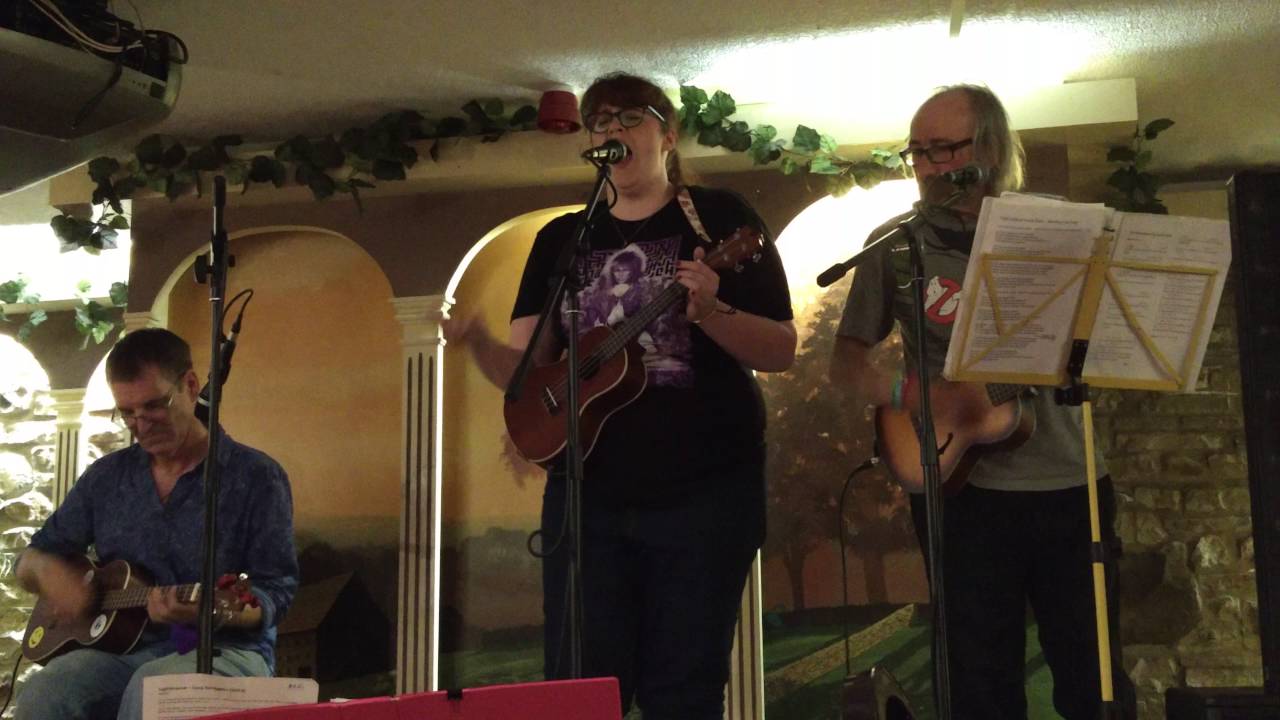 Jenny ‘The Vixen’ Ryan with Nanukes of the North, sings Delilah.