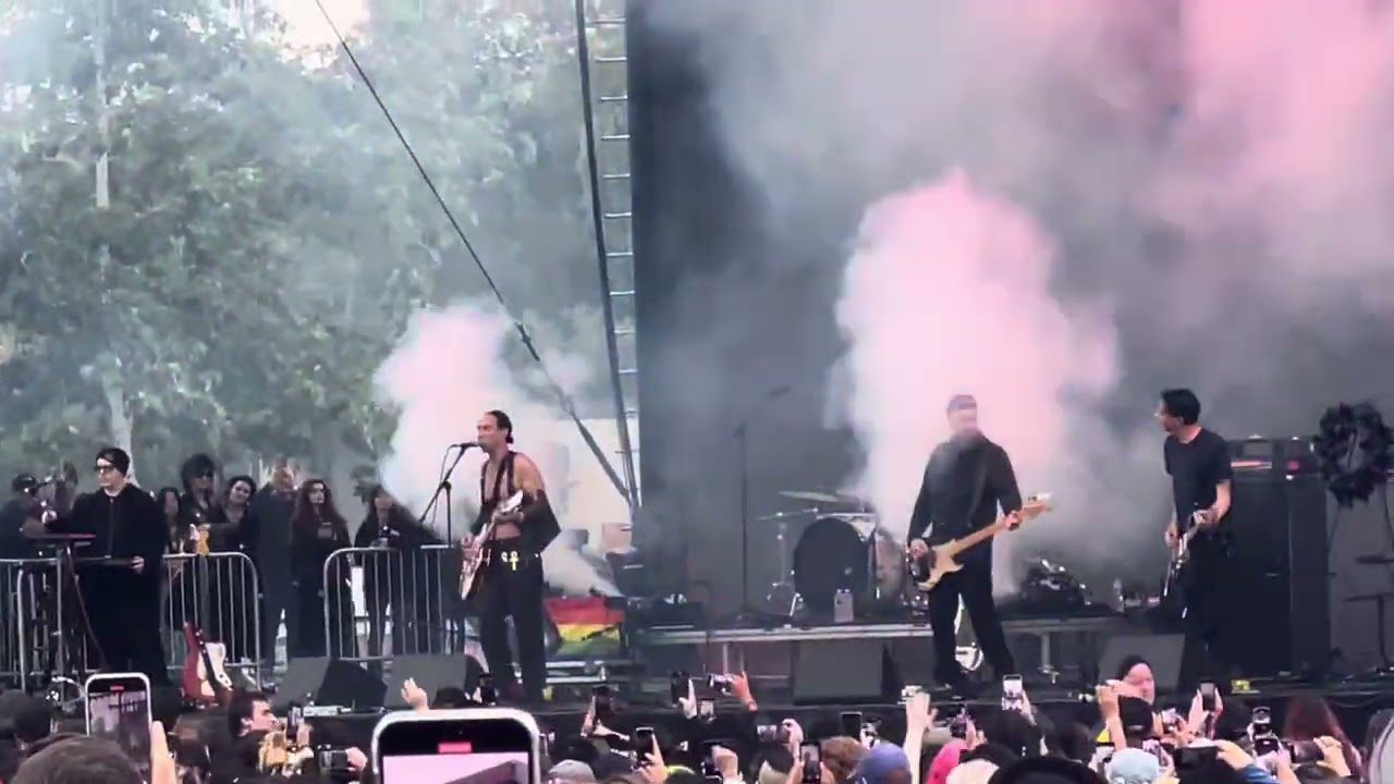 She Wants Revenge - Tear You Apart @ Cruel World Festival 2025