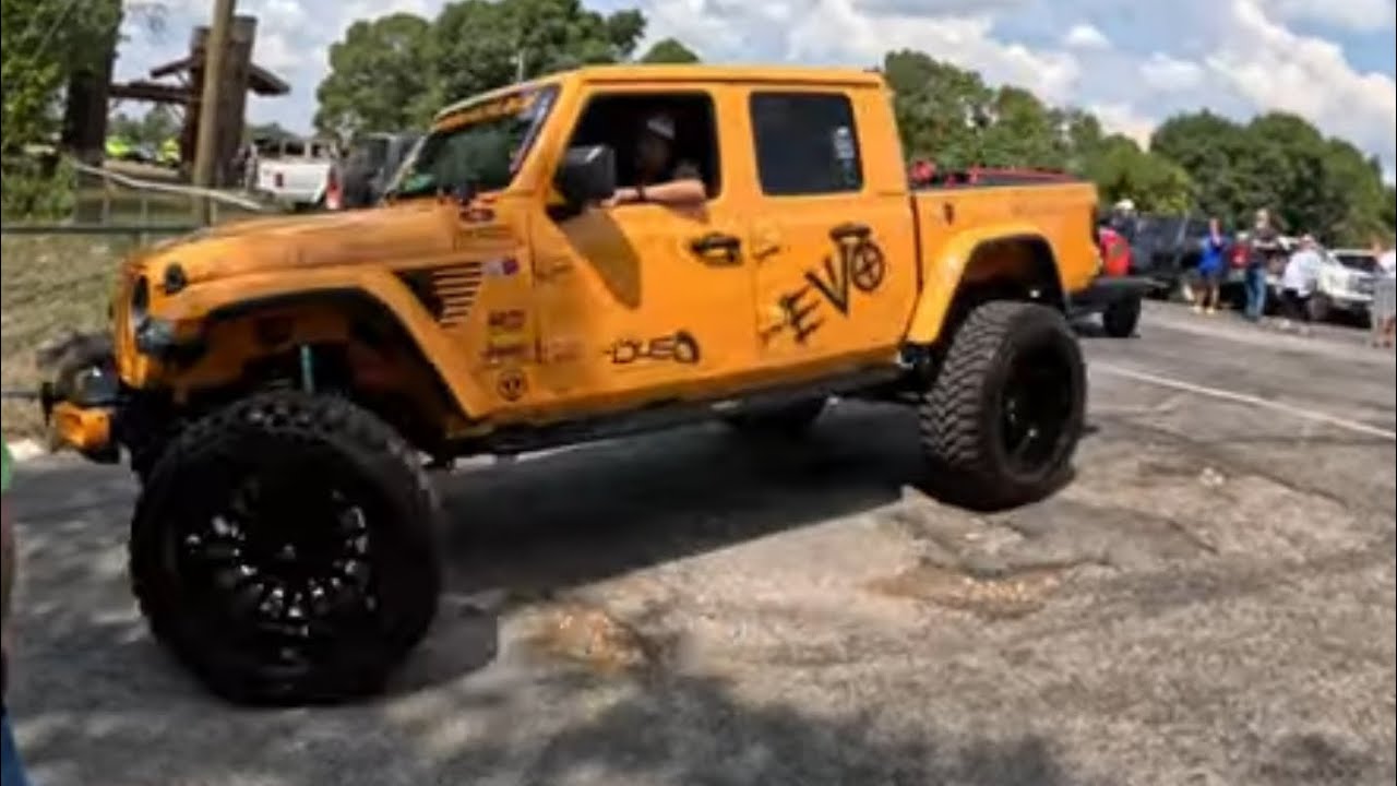 Eureka Springs Jeep Jam Parade 2025