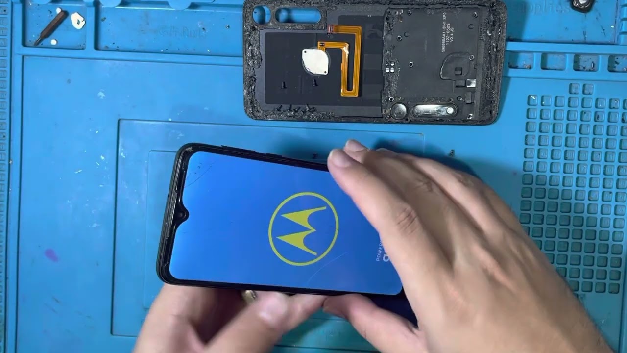 Motorola Moto G8 Play  Descarregando rápido | Troca da bateria passo a passo