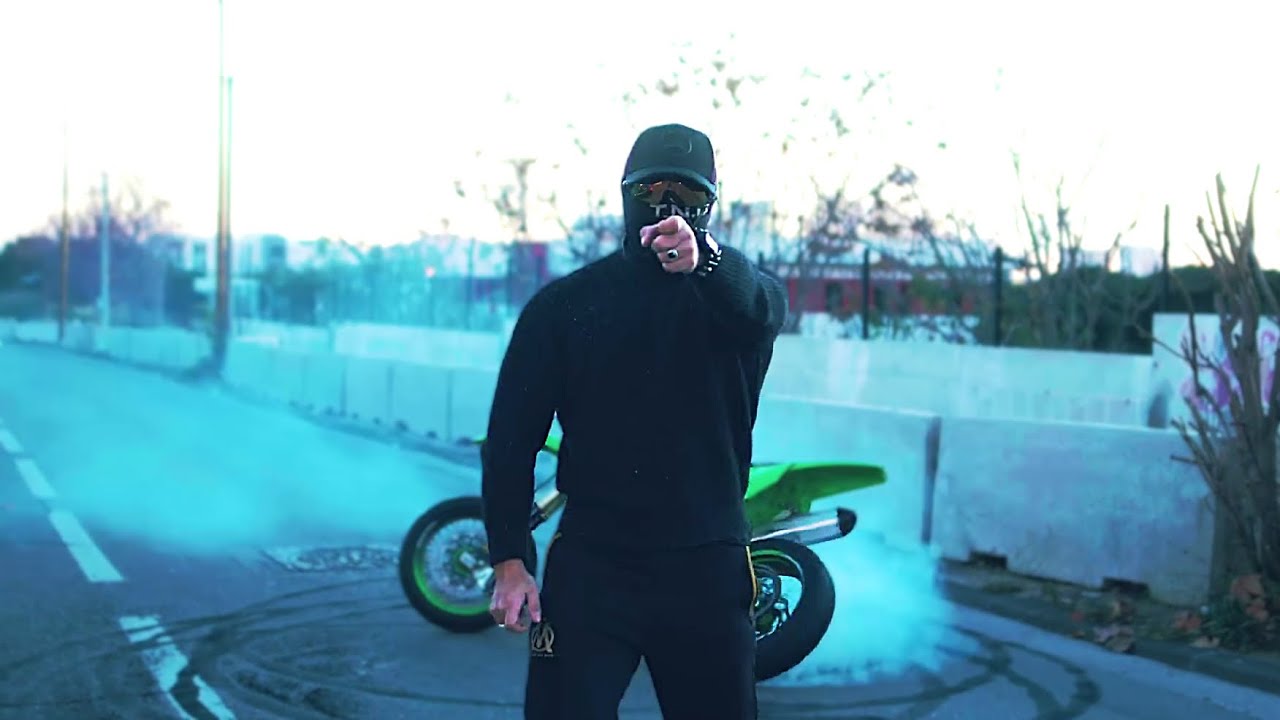 Tovaritch - DAVAI ft. Gambino & Sofiane (Clip vidéo)