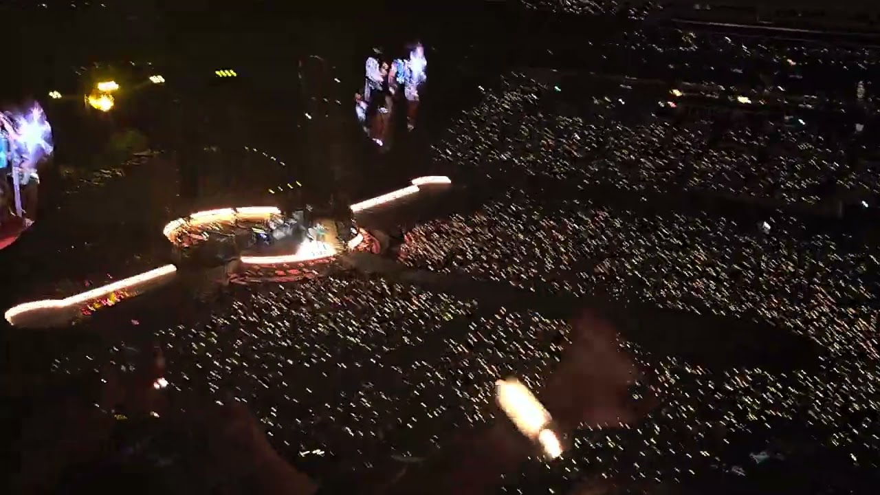 Coldplay Hong Kong 2025: Yellow