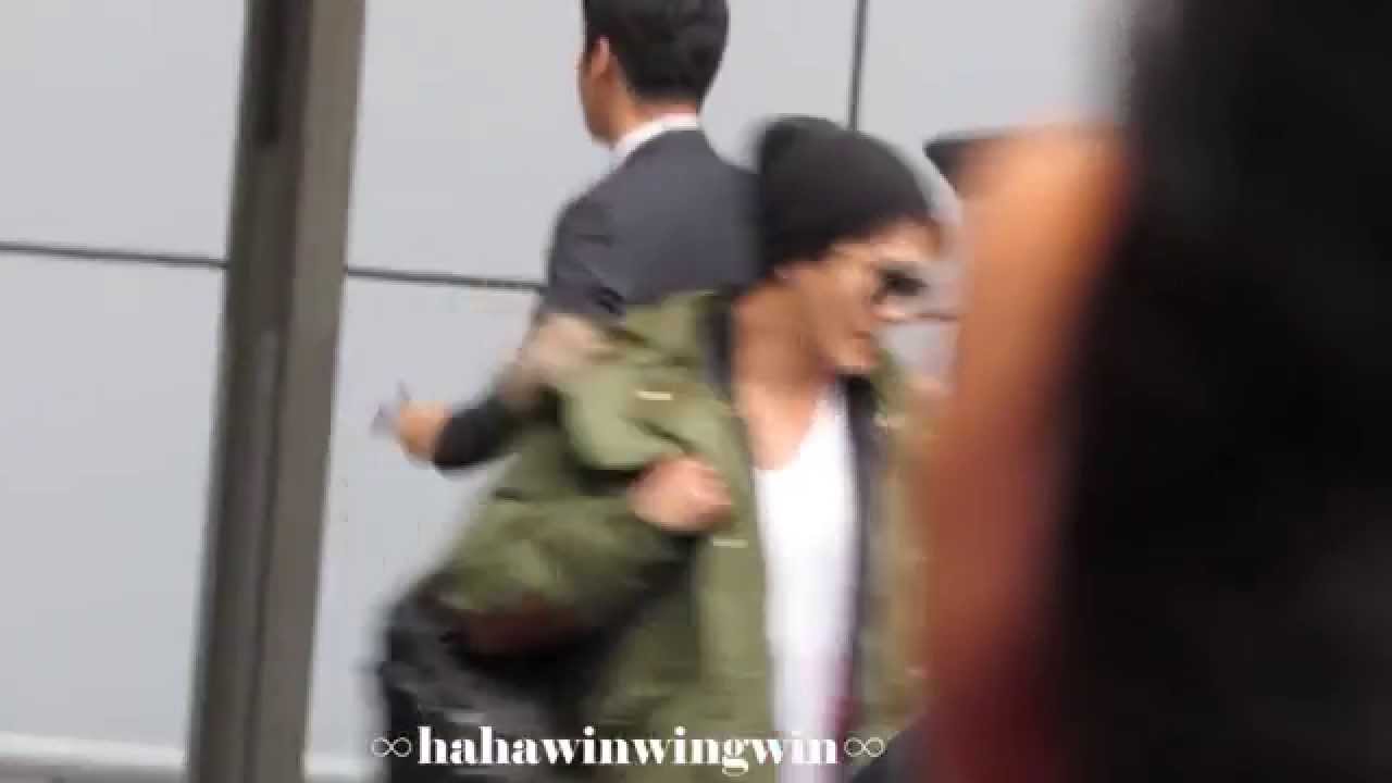 141202 Kwon SangWoo &Choi YeoJin &Choi Jiwoo in HK Airport