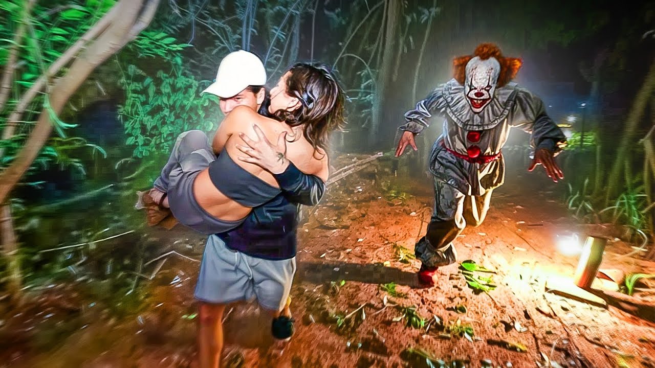 FUI PEGA PELO PALHAÇO MAS ELE ME SALVOU!!!!
