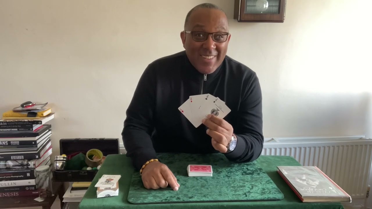 Michael Vincent®️| Close-up Card Magic