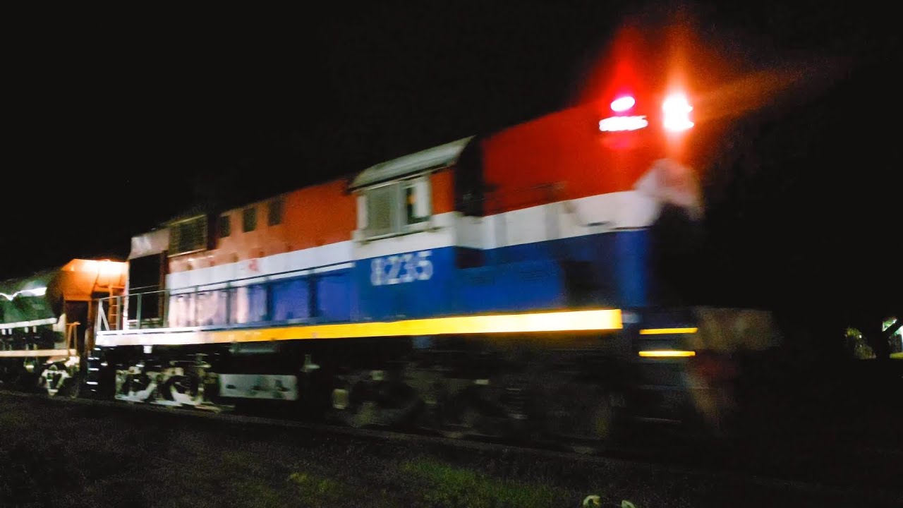 [4K] Lindo, variado y colorido tren vacio de NCA pasando por Marcos Juárez rumbo al oeste!!!!!!
