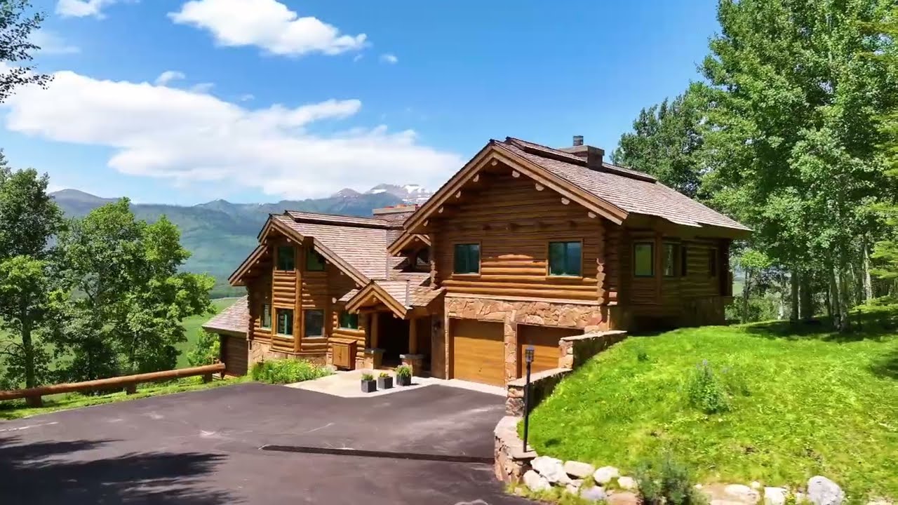 Perched Above It All: Expansive Teton Views and Western Character