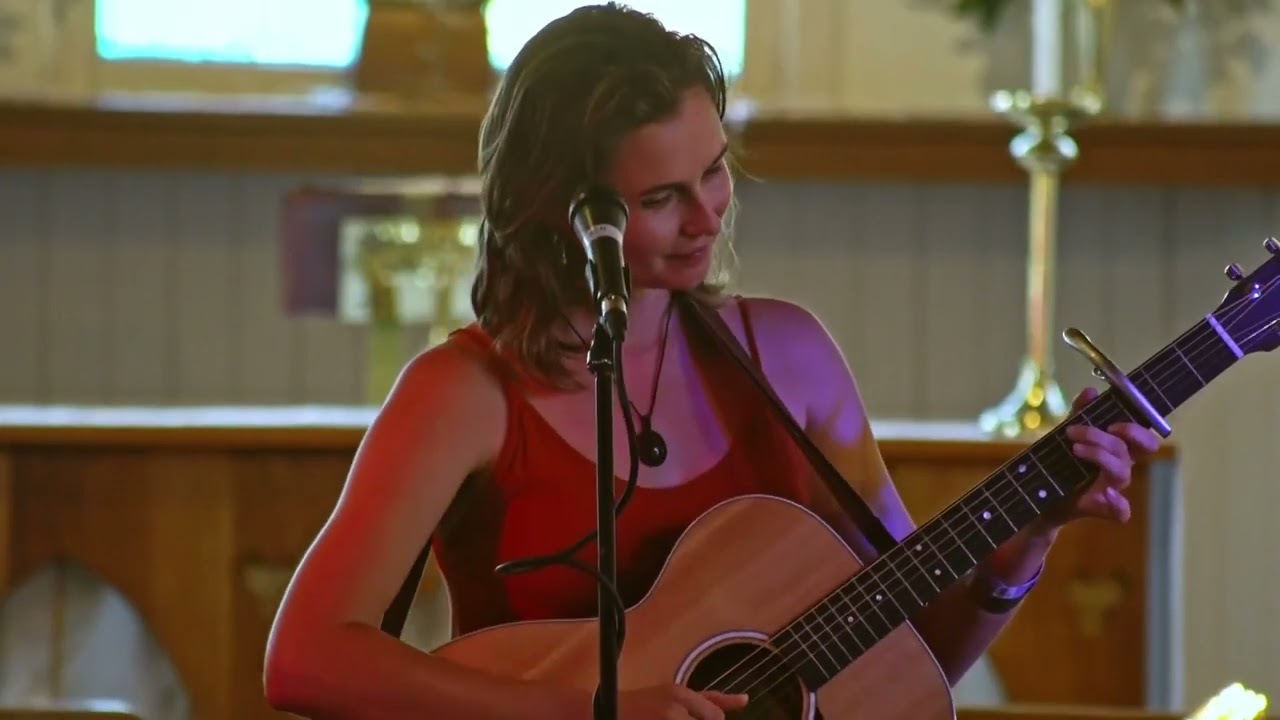 Isabel Rumble - Body Of Clay (Live)