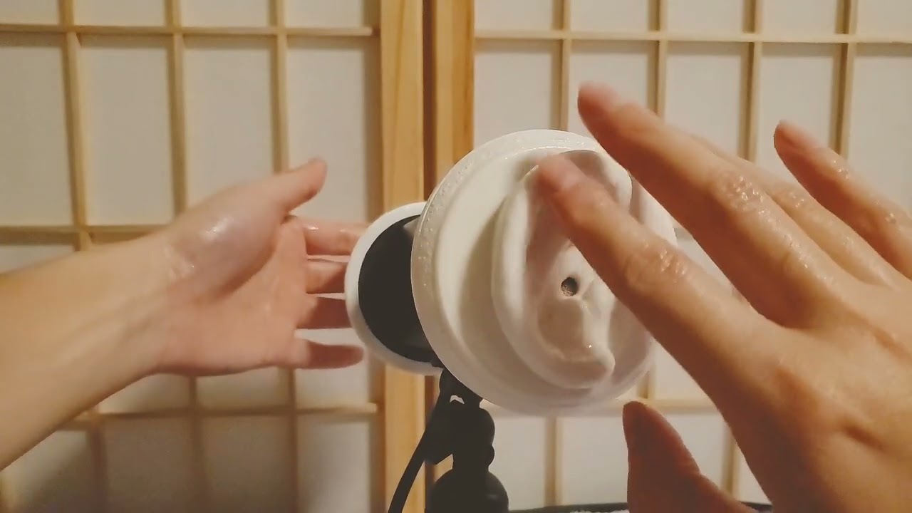 [ASMR]耳介を素手でオイルマッサージしたりタッピングしたり/ear massages/brain tingling[no talking]