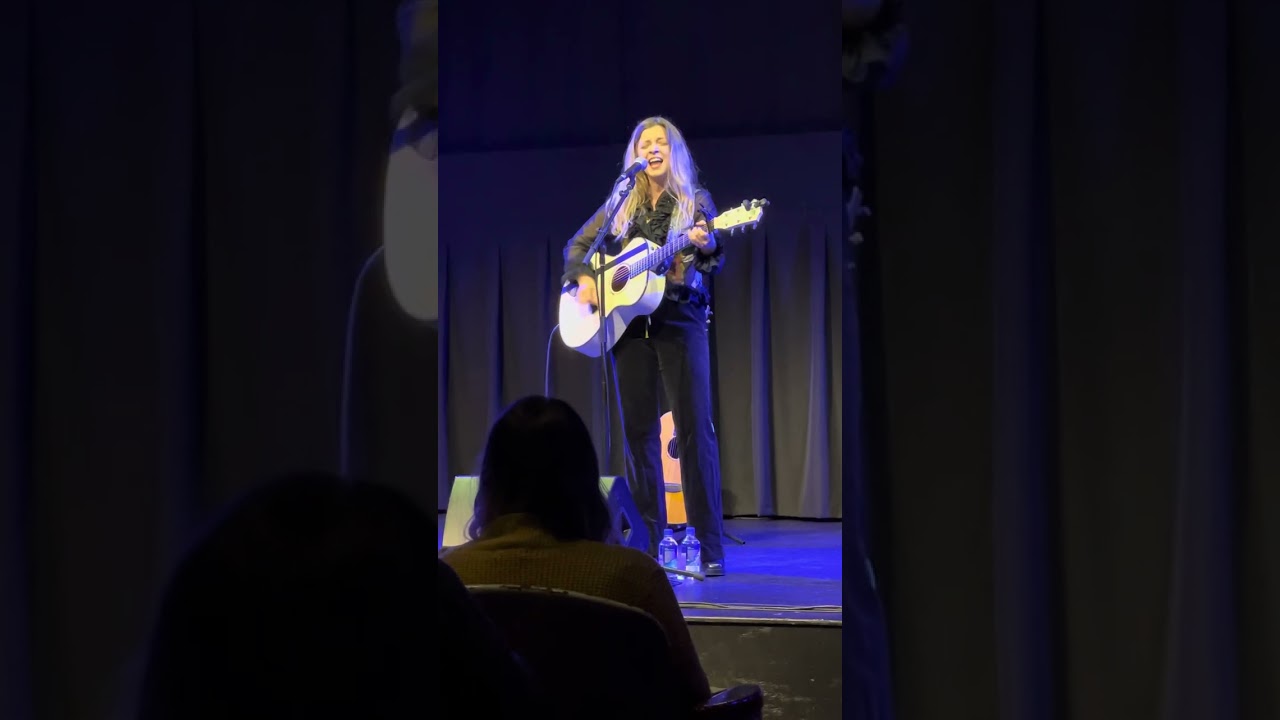 Jade Bird “Stick Around” New Song
