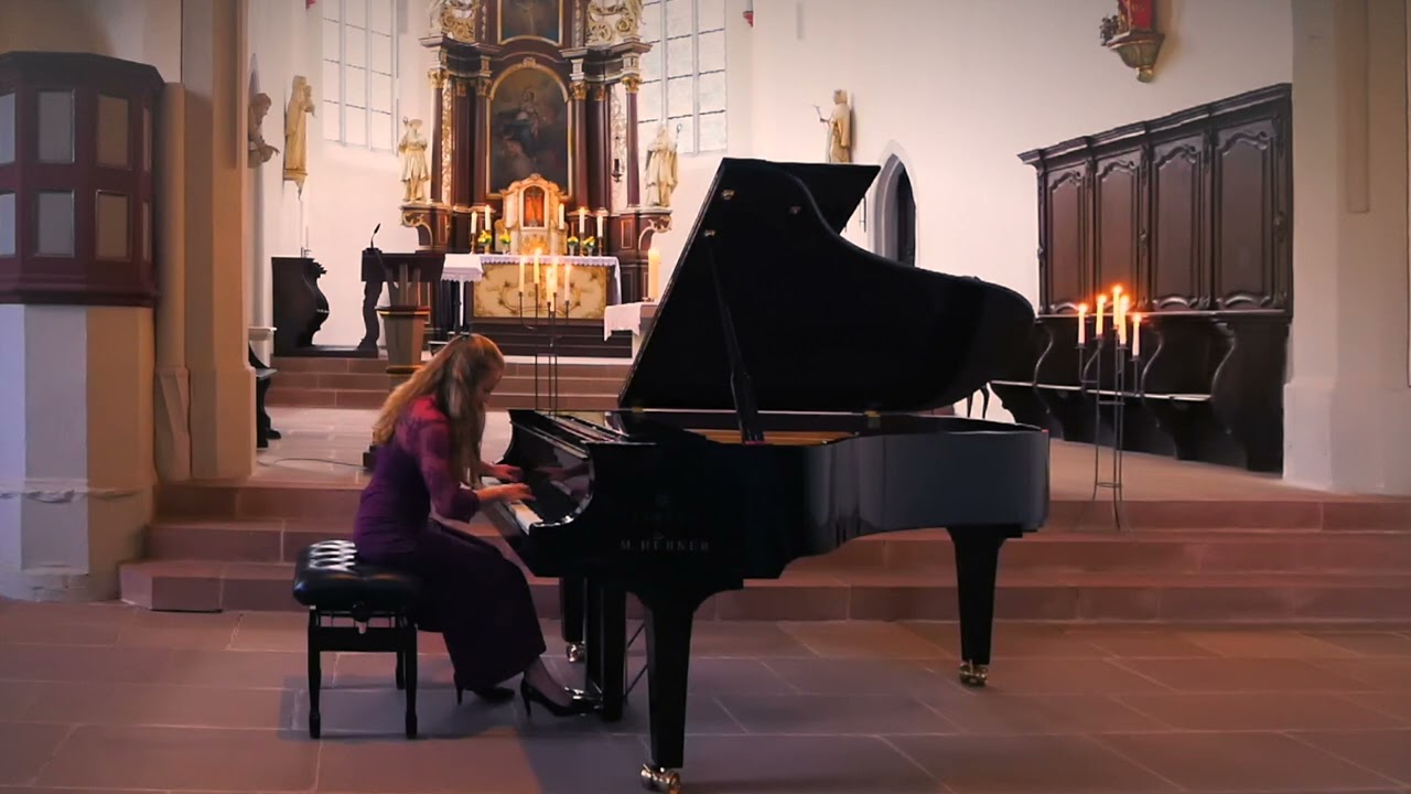 Swetlana Meermann-Muret plays Nocturne posthume by Frédèric Chopin