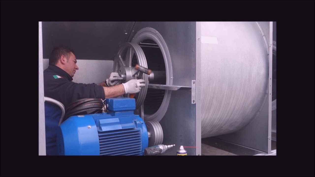 Cooling tower: pulley removal from transmission shaft |Rimozione puleggia su albero di trasmissione