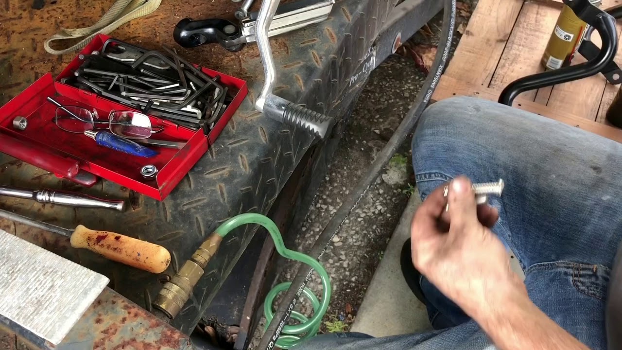 Vrod Nightrod crash bar install