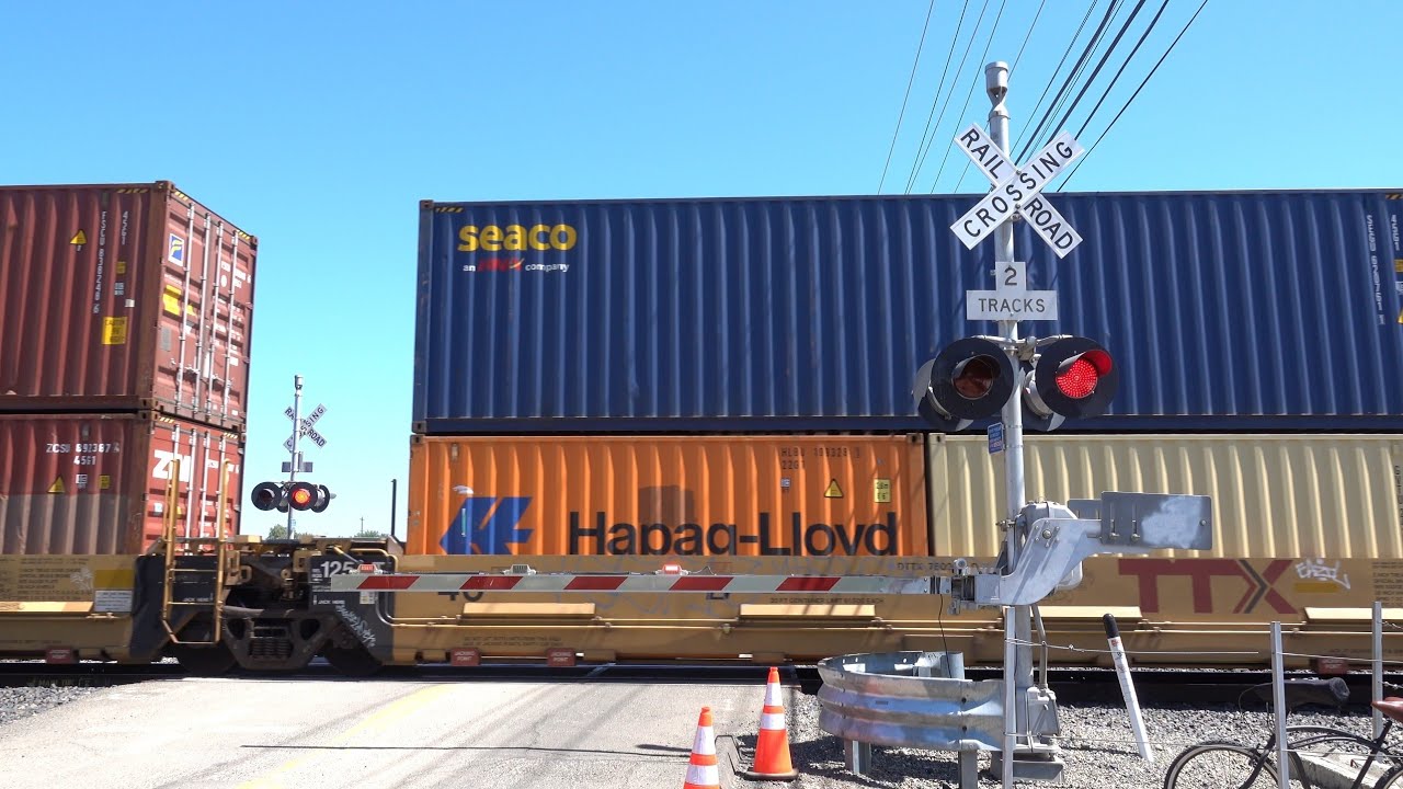 UP 9013 Intermodal Stack Train East, 20th St. Railroad Crossing, Sacramento CA