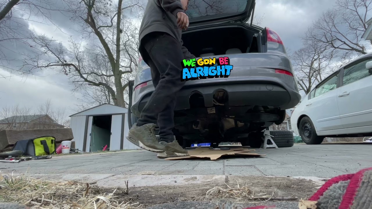 Uninstalling blown💥🤯Rear differential on my bagged mk5 R32 part. 1