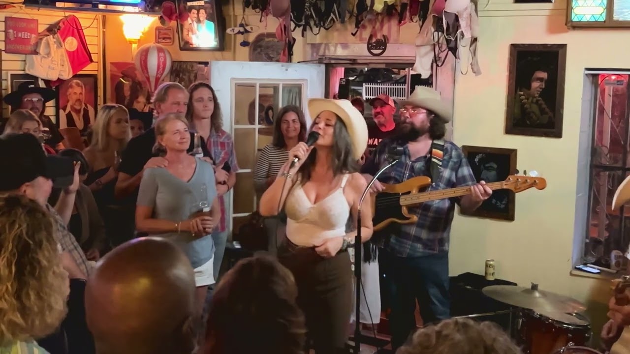 Summer Dean - Yes Ma’am, He Found Me In A Honky Tonk in 4K Stereo @ Thirsty Beaver Saloon 8-30-23